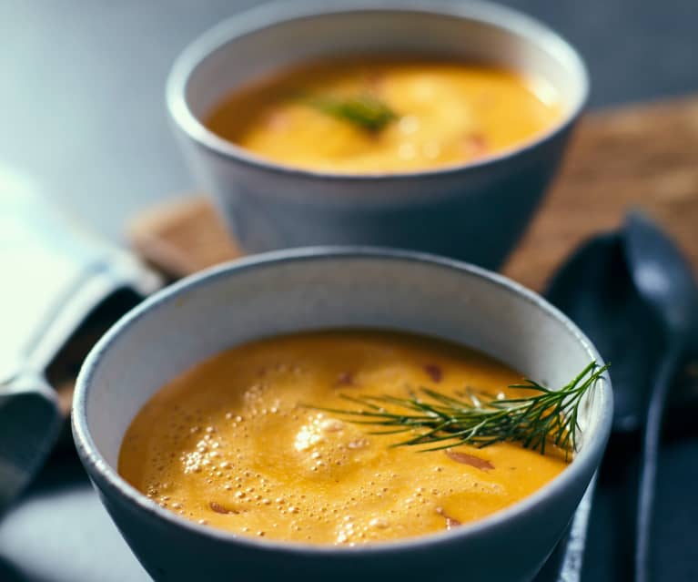 Zupa krem z wędzonym łososiem Zupa krem z wędzonym łososiem