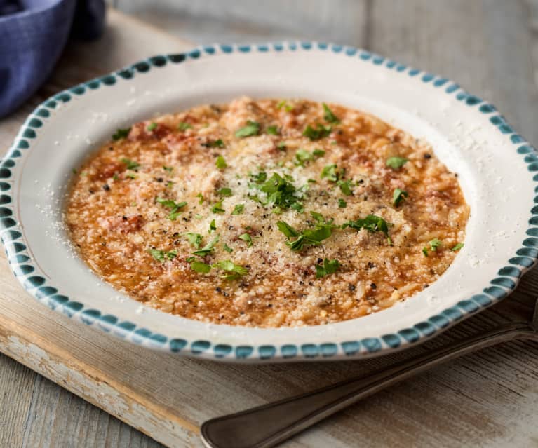 Włoska zupa z kiełbasą i makaronem orzo Włoska zupa z kiełbasą i makaronem orzo