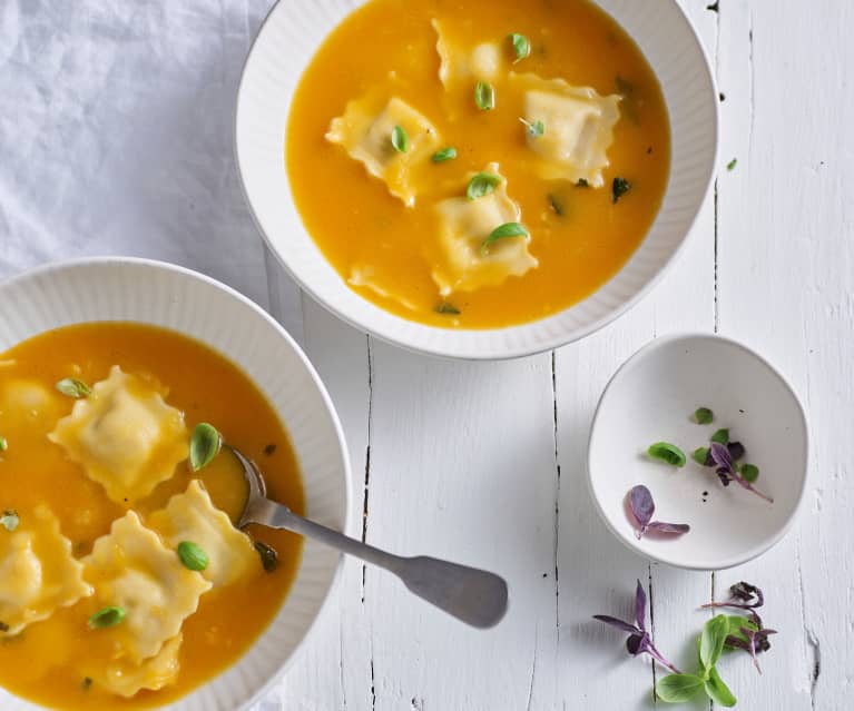 Zupa dyniowa z ravioli Zupa dyniowa z ravioli