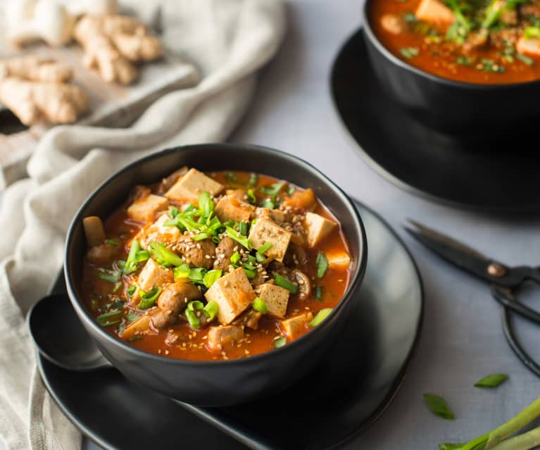 Zupa z kimchi i tofu Zupa z kimchi i tofu